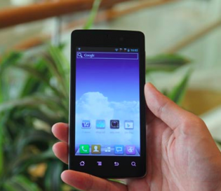 fpt-iv-smartphone-vietnam