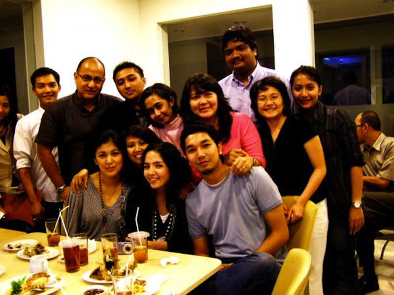 Izak Jenie (third from right) with some of the Jatis team during a dinner.