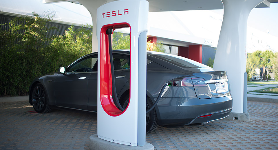With new partnership, Tesla set to build 40 Supercharger stations across China