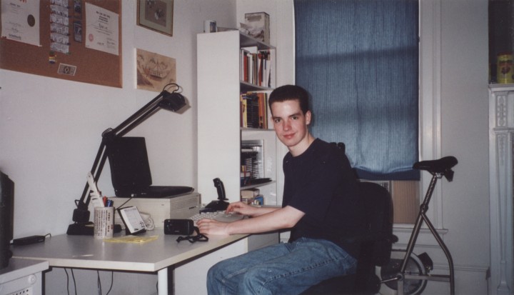 Love in 1999, developing the first version of Pleco for Palm.