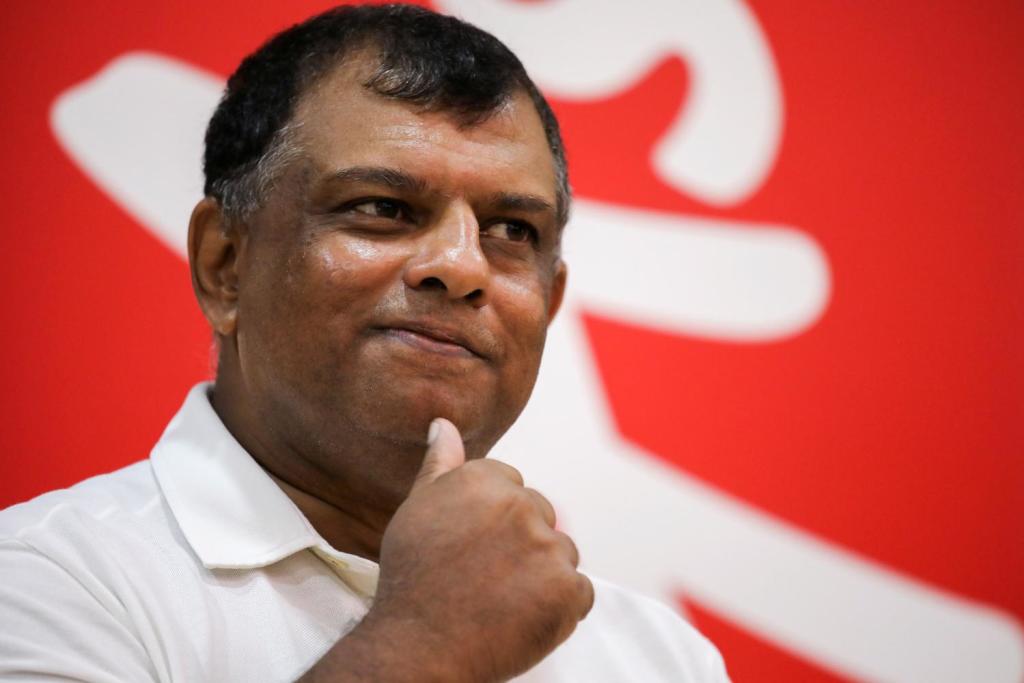 Has Tony Fernandes got AirAsia stuck in turbulence? - Rediff.com