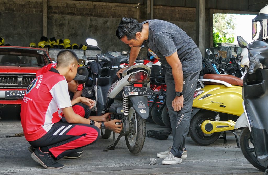 Indonesia wants to turn bikes into EVs, but red tape stalls funds
