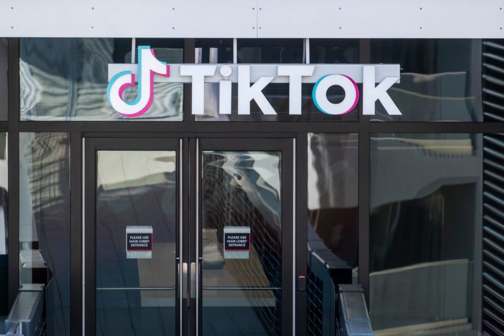 TikTok global ad chief steps down in leadership shifts