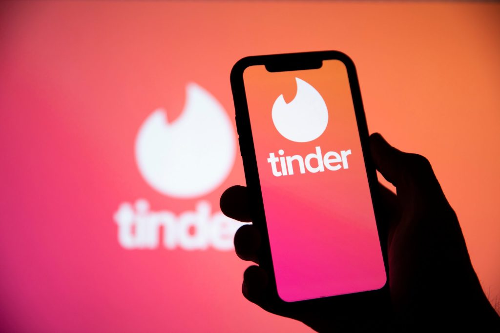 Tinder CEO to leave company