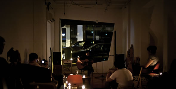 Local singer Inch Chua's performance during an Earth Hour event @ The Pigeonhole Local singer Inch Chua's performance during an Earth Hour event @ The Pigeonhole