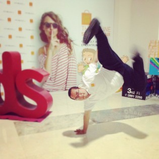 Adez breakdancing