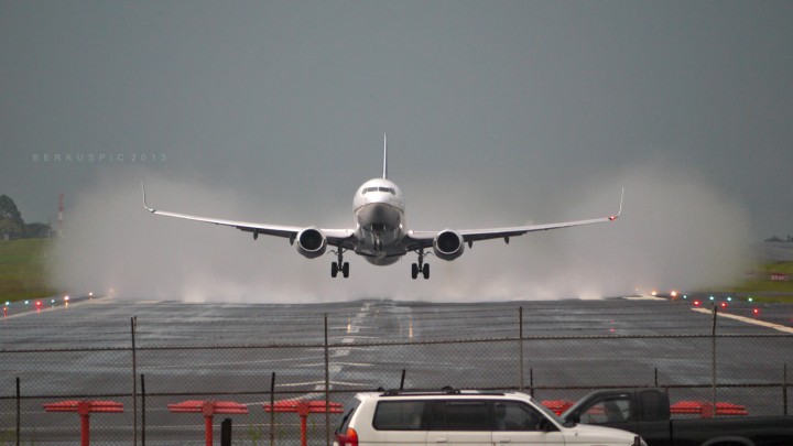 online travel plane