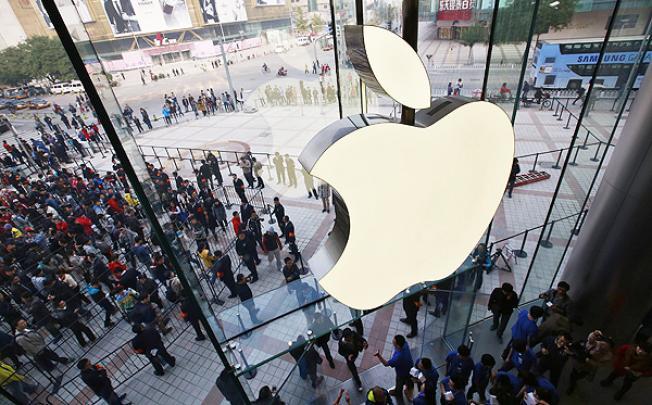 apple-best-quarter-ever-in-china-with-8-8-billion-revenue