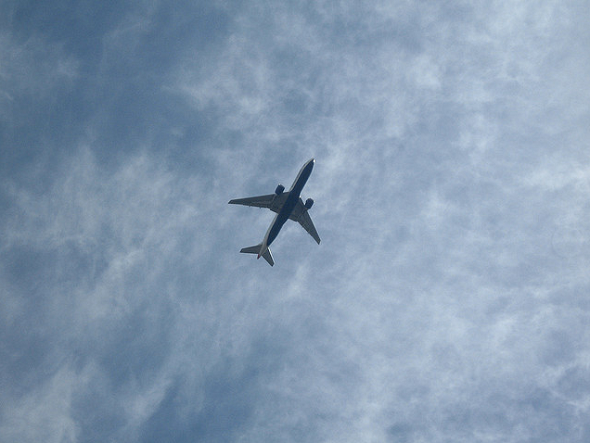plane 590