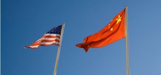 China_US_flags2_Image_Flickr_yunheisapunk