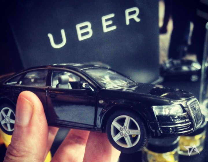 Uber picks a Chinese name as it officially launches in China
