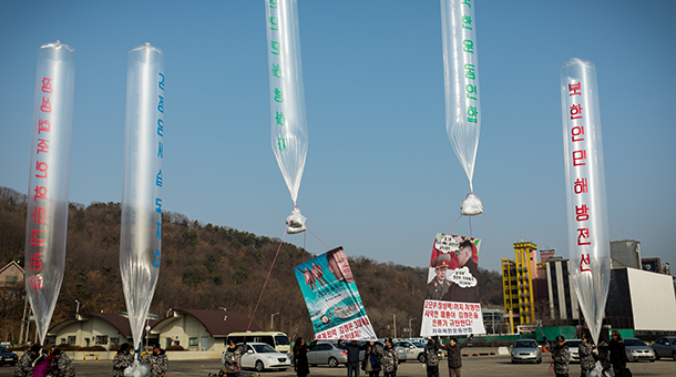 Human Rights Foundation sends USB drives containing Wikipedia to North Korea via balloon.