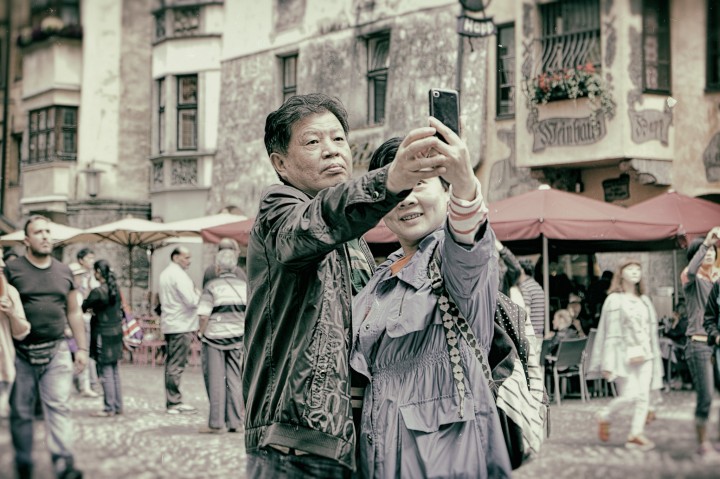 Throw away those selfie sticks - this app can help you nail the perfect photo