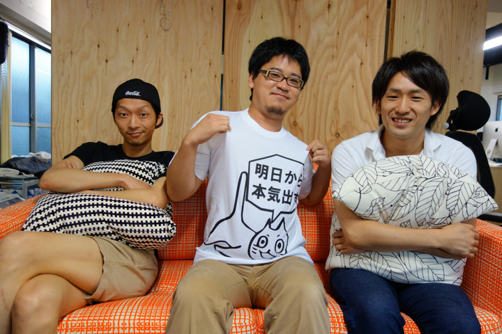 From L-R, Taisuke Takemoto (head of business), Shinnosuke Ito (CEO), and Masahiro Kawasaki (head of marketing). Ito's shirt says,