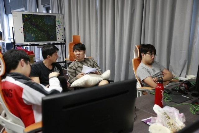 How Southeast Asian teams are preparing for Worlds: interviews on the eve of LOL’s biggest tournament