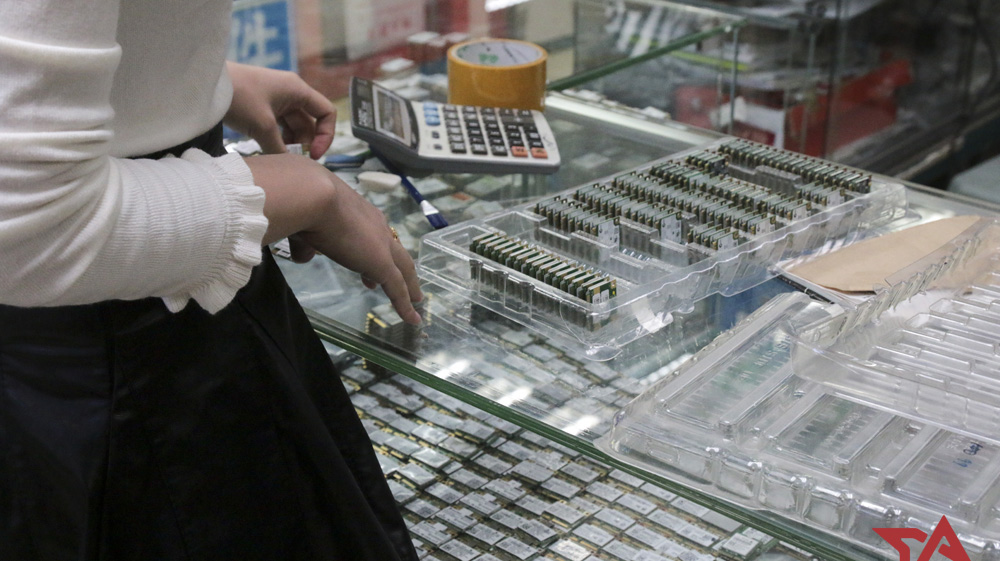 huaqiangbei lady hands