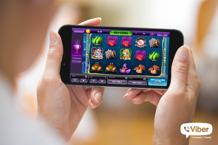 Wild-luck-casino_in-hands