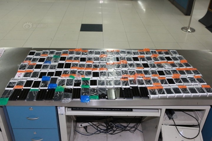 iphones-smuggled