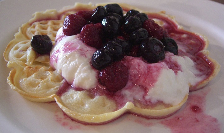 Waffle with yogurtbay