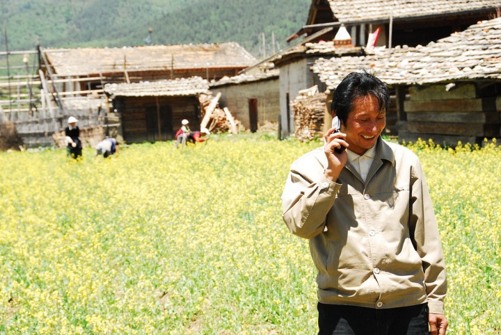 china-rural-mobile-phone-user