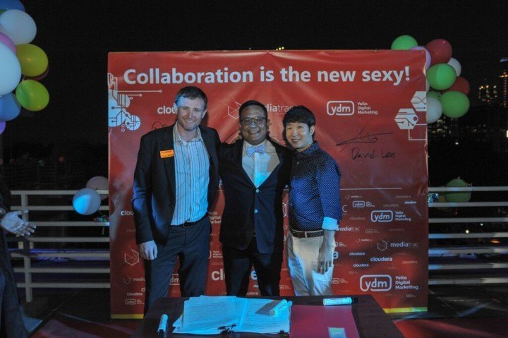 From left: Richard Jones of Cloudera, Regi Wahyu of Mediatrac, and David Lee of Yello Digital Marketing celebrating their partnership agreements.