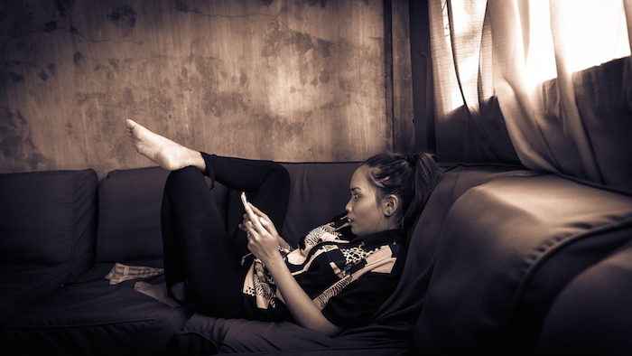 smartphone-addict-asia-kakatu
