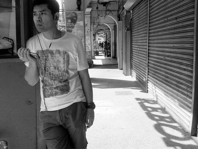 smartphone-contemplating