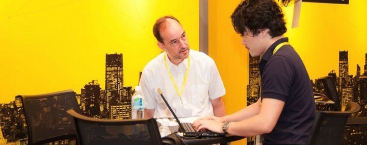 Startups pitch to the media and investors