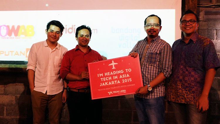 Tech-in-Asia-Jakarta-Tour-2015-Bandung-Winner-Sociocaster