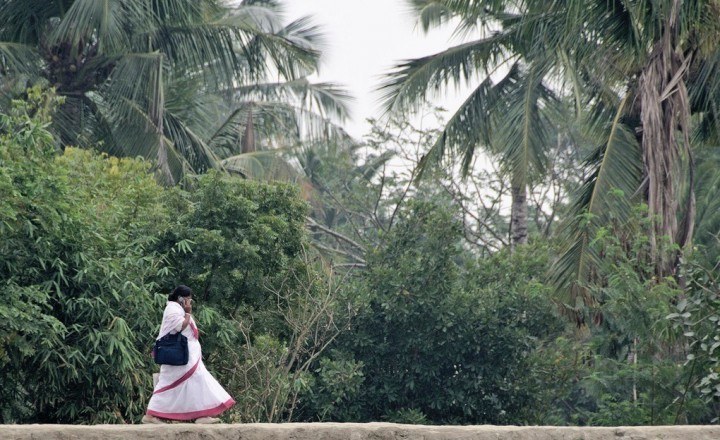 rural india woman cellphone