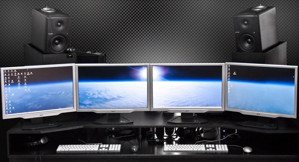 multiple screens