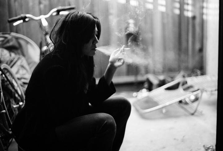 dark-cig-blow