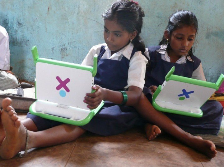 indian education technology is empowering young students with laptop, india, girls