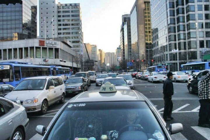 Uber and taxi apps in Seoul South Korea