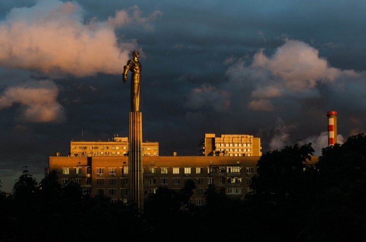 yuri-gagarin-statue-moscow-space-startups