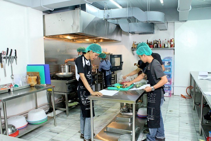 black-garlic-kitchen-1