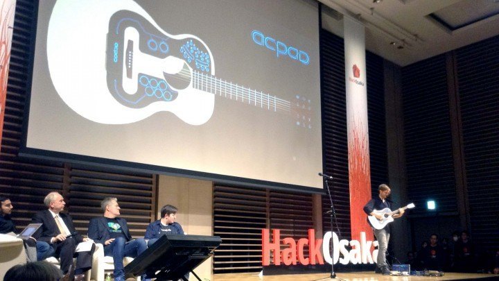 Acpad Founder Robin Sukroso pitching at Hack Osaka 2016