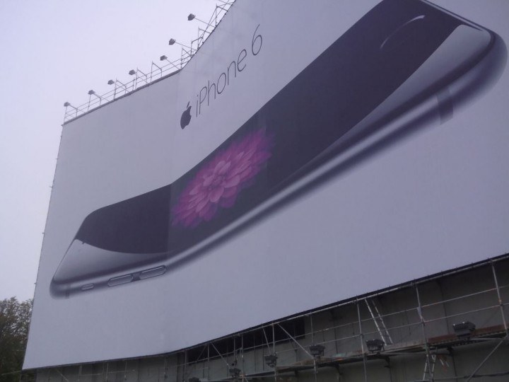 Remember Bendgate? Photo by gp_e-ole.