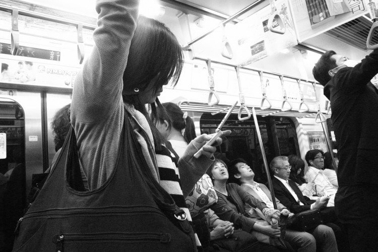Japan’s flip phones are finally dying out Japan’s flip phones are finally dying out