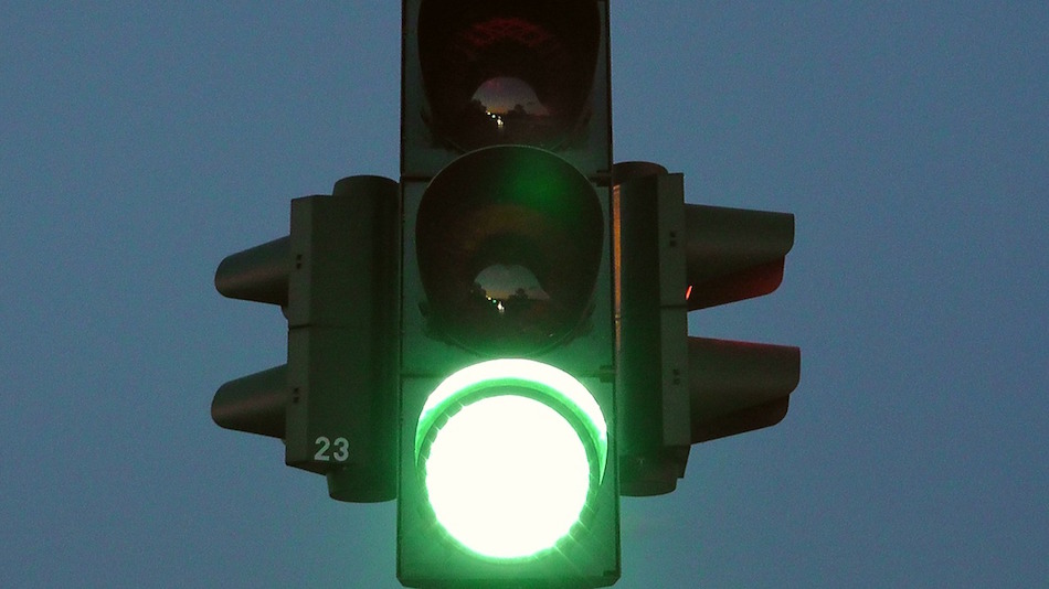 green-signal-approval-ola-license-uber-traffic-lights