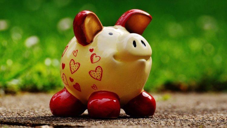 Applying for a visa and keeping your account happy? FoundVisa believes it can happen. Photo credit: Pixabay.