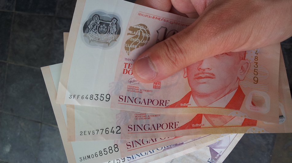 singapore-dollars-bank-notes