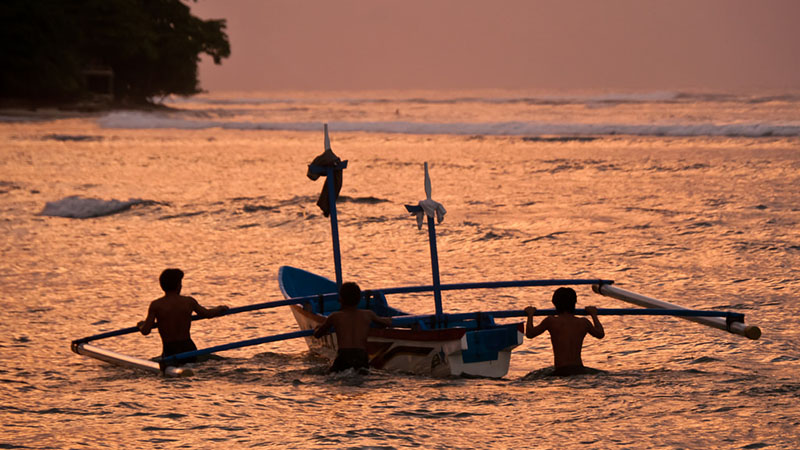 Fishermen in Indonesia. Photo credit: Roman Königshofer.