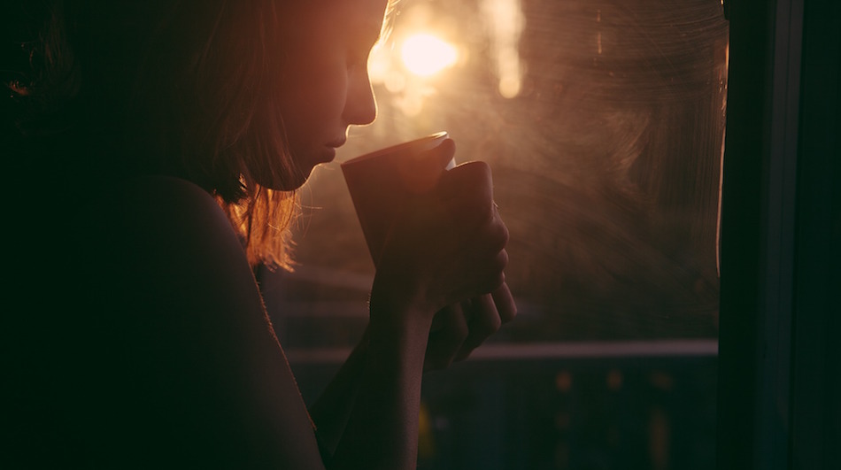 teabox-girl-morning-tea