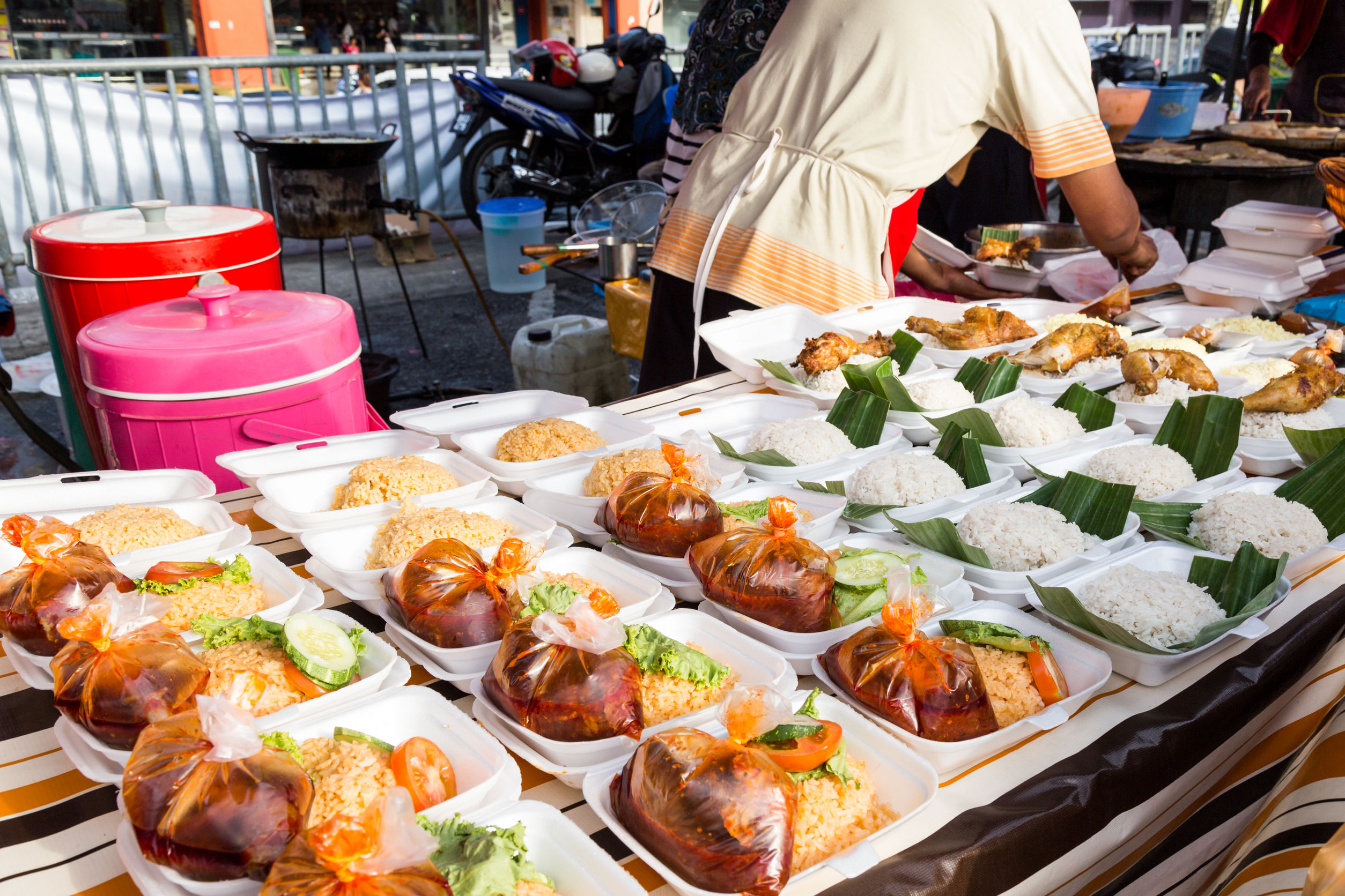 This man went from university graduate to hawker to startup founder