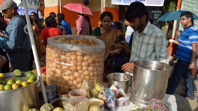 Even food stalls can go cashless. Photo credit: Wikimedia.