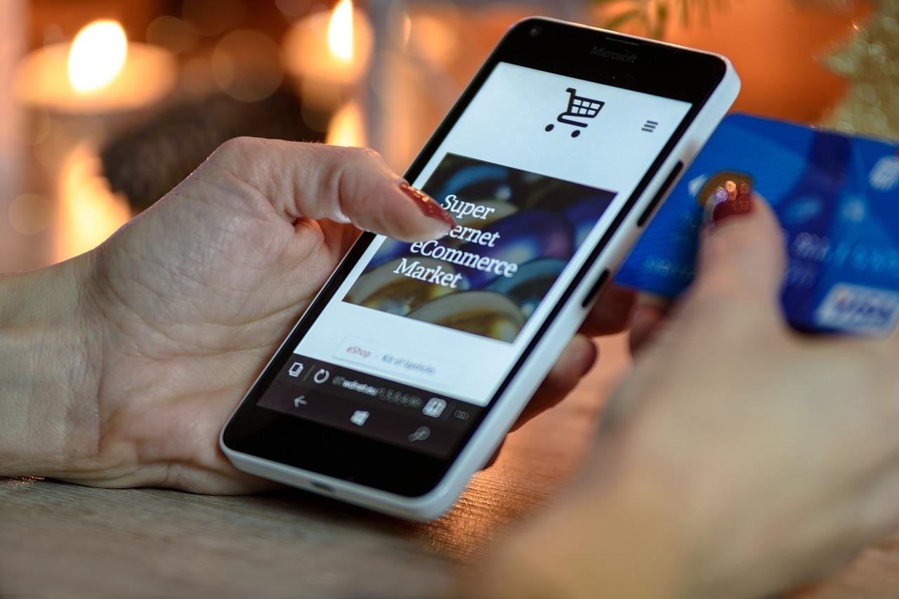girl shopping on smartphone