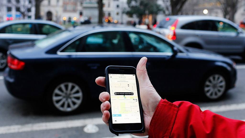 Uber pilots a new premier service