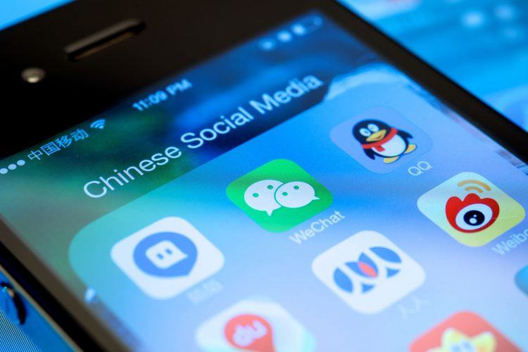 Chinese social media apps on smartphone screen