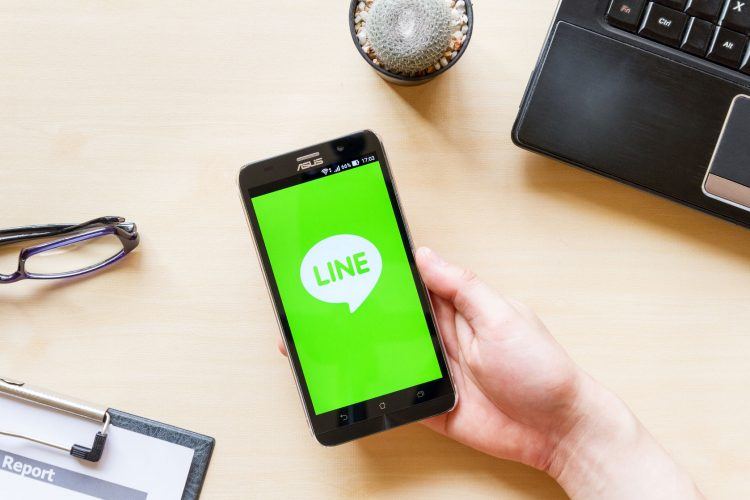 Naver, chat apps, Line messaging app